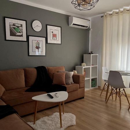 Luel Central Apartament ติรานา ภายนอก รูปภาพ
