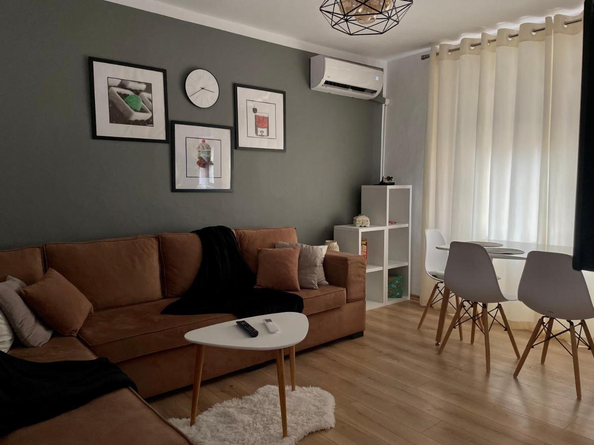 Luel Central Apartament ติรานา ภายนอก รูปภาพ